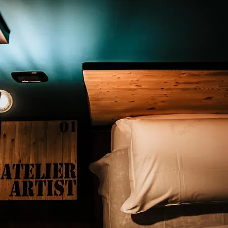 Oda ve Kahvaltı Travel Station Bari