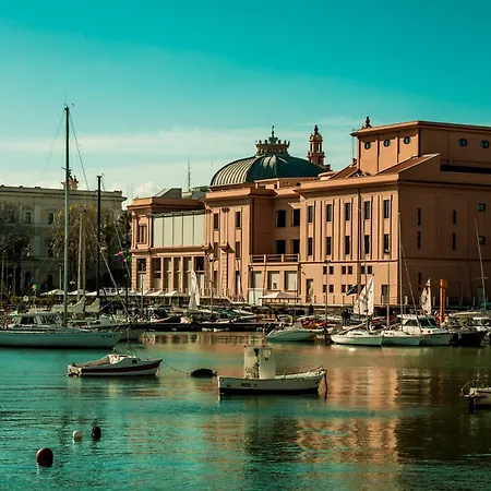 Oda ve Kahvaltı Travel Station Bari