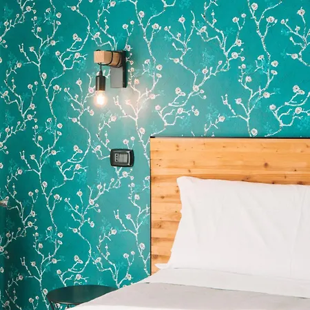 Travel Station Oda ve Kahvaltı 4*