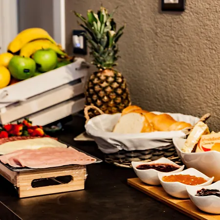 Oda ve Kahvaltı Travel Station