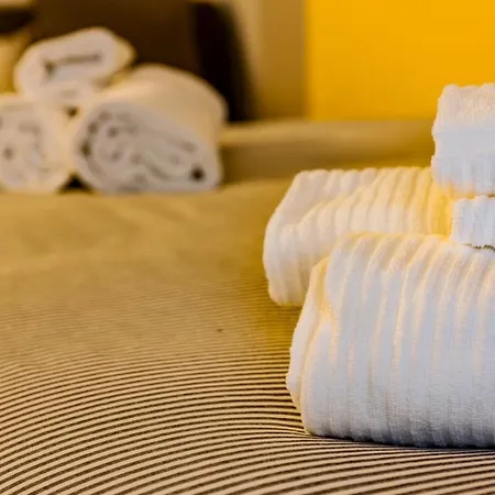 Travel Station Oda ve Kahvaltı 4*